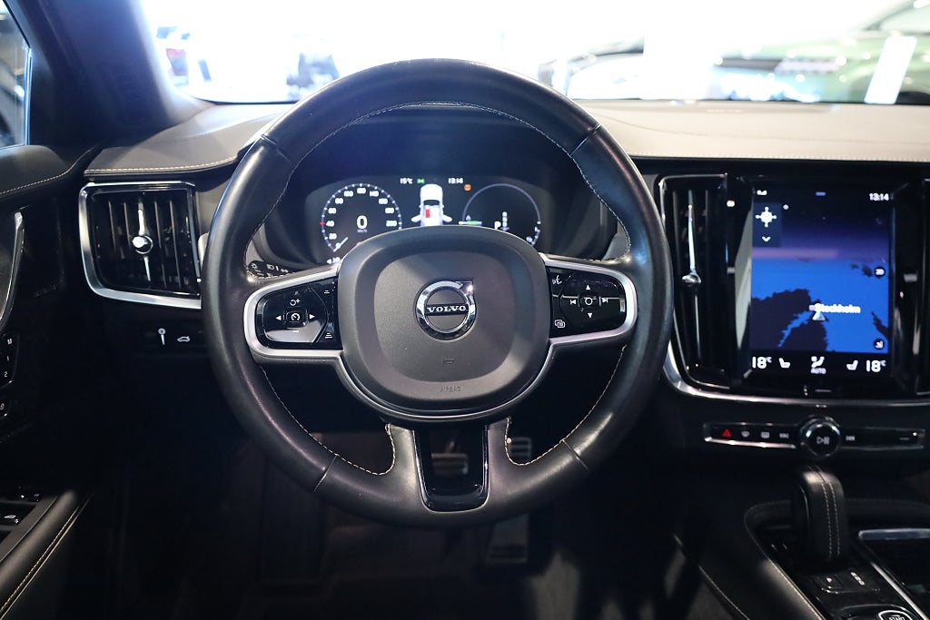 Volvo V90 Recharge T6 AWD AUT R-Design H&K Pano HUD 360° Navi 2021
