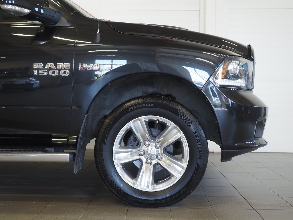 RAM 1500 Sport 5.7 V8 395hk HEMI 4x4 TorqueFlite |Taklucka|Drag| 2018