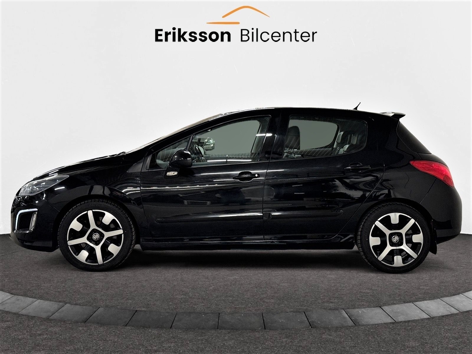 Peugeot 308 GTi 1.6 THP 200hk Manuell 2011, bild 7/53