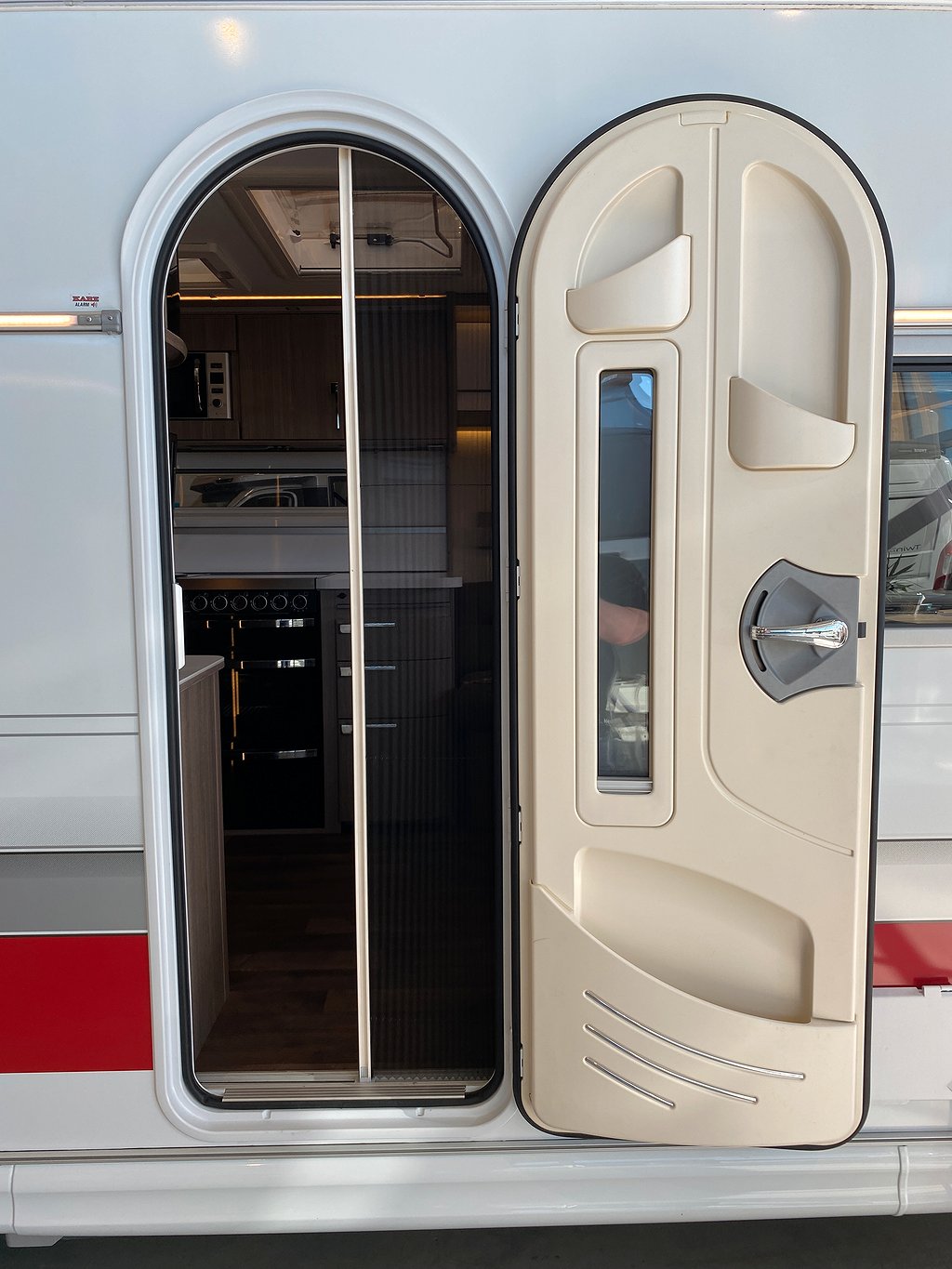 Kabe Royal 780 ETDL KS  / Mover / AC / Ugn / 3.339kr/mån - Kabe
