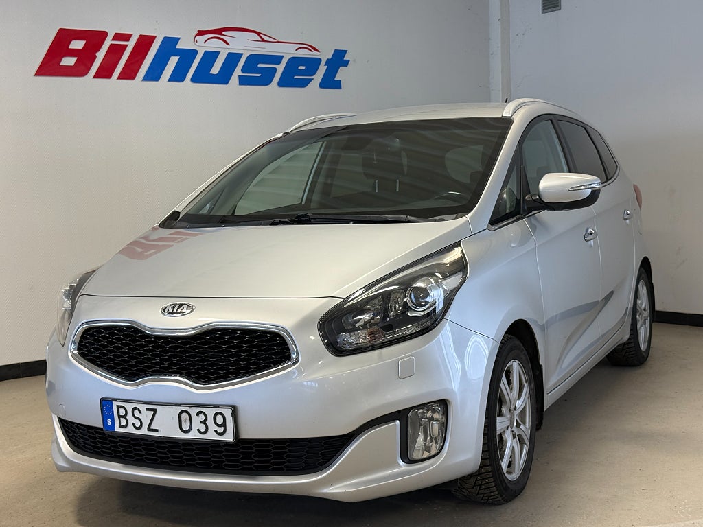 Kia Carens 1.7 CRDi GLS Drag 7 sits
