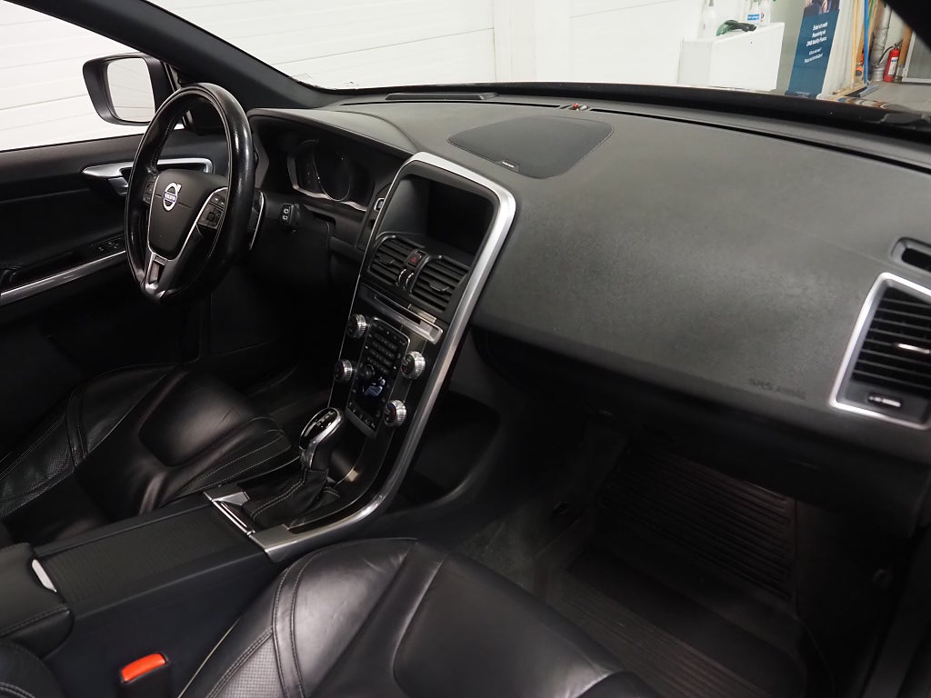 Volvo XC60 Polestar D5 AWD 230hk Black R R-Design Se Utrustning! 2015