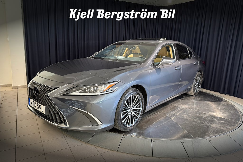 Lexus ES 300h 2.5 E-CVT Limited Edt T-Lucka Kamera Läder 218hk