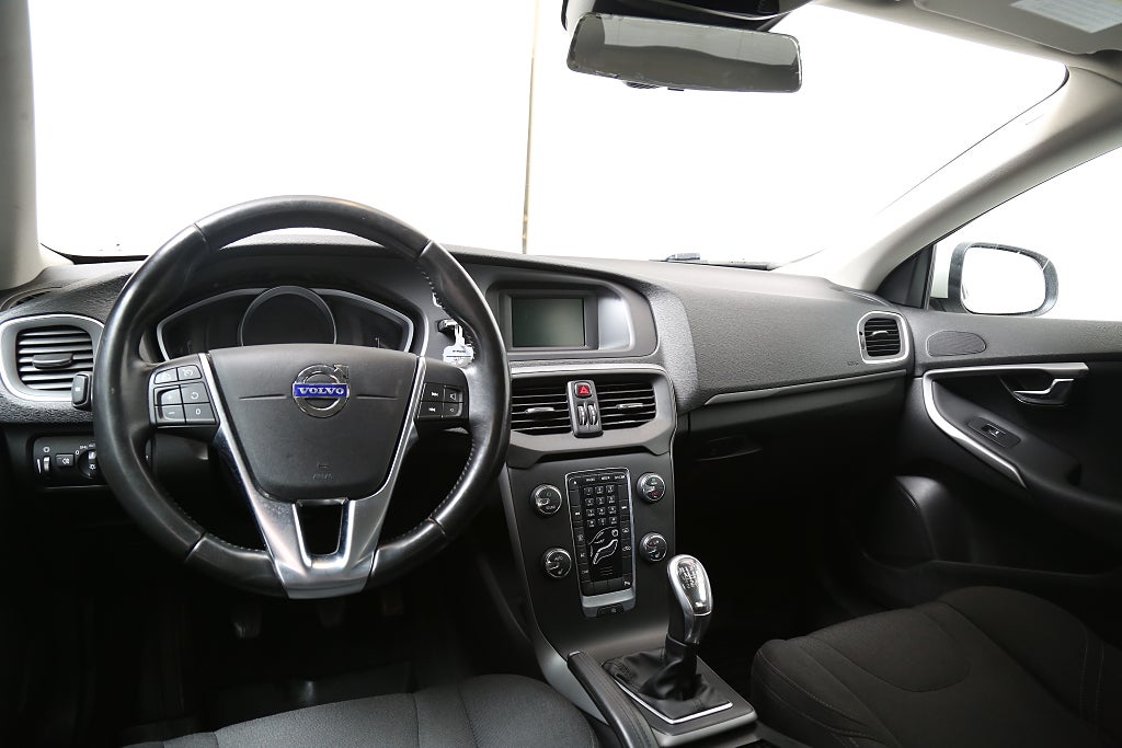 Volvo V40 T3 150hk Kinetic Kamera P-sensorer 2013
