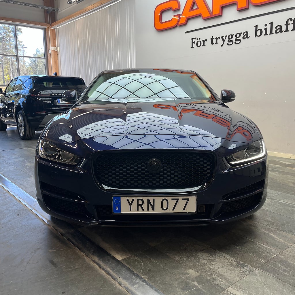 Jaguar XE 20d AWD Meridian Navi Backkamera Värmare Drag