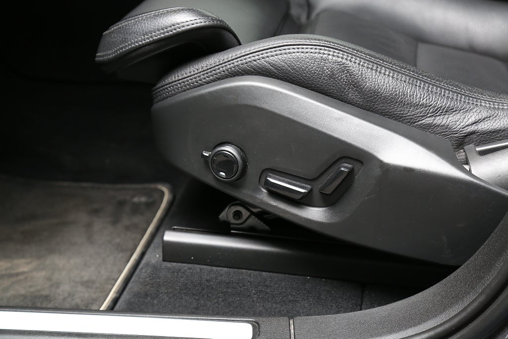 Volvo XC60 D5 235hk R-Design AWD 360° l  H/K l 22" l Panorama Drag 2019