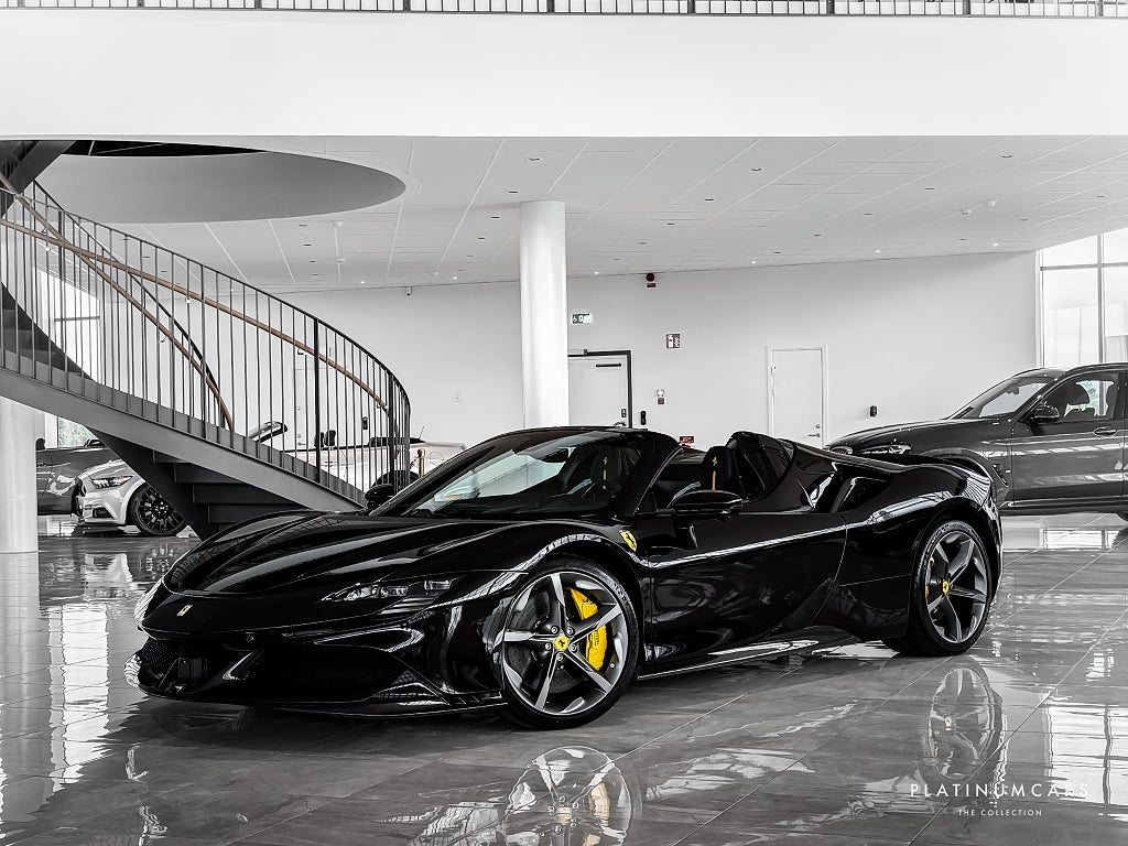 Ferrari SF90 Spider 1000hk / FIORANO / Sv.såld / LÅGA MIL