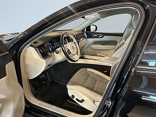 Volvo XC60 T5 AWD Geartronic Momentum Pro Edition/F.håll/Kamera/ – bild 7