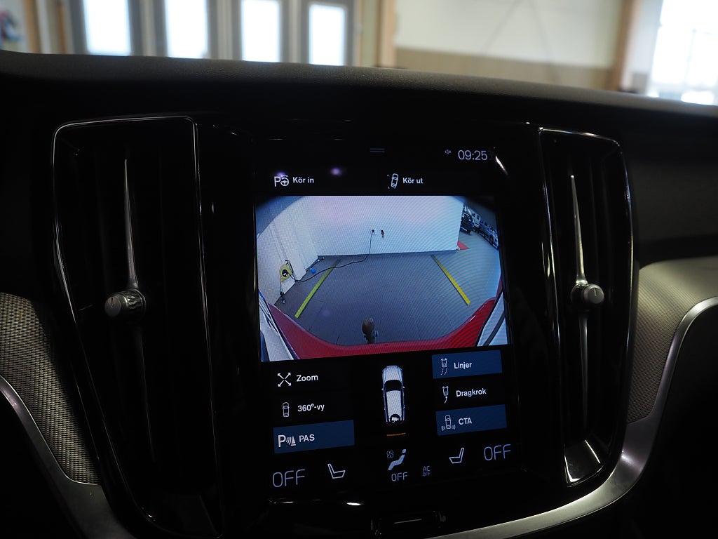 Volvo V60 Recharge T8 AWD Geartronic R-Design H/K 360° Drag Navi 2021