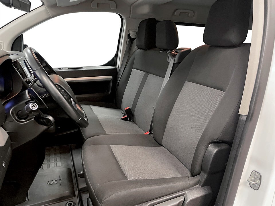 Bild på Peugeot Traveller Business 2.0 BlueHDi 144hk Aut L3 9-SITS BACKSENSORER