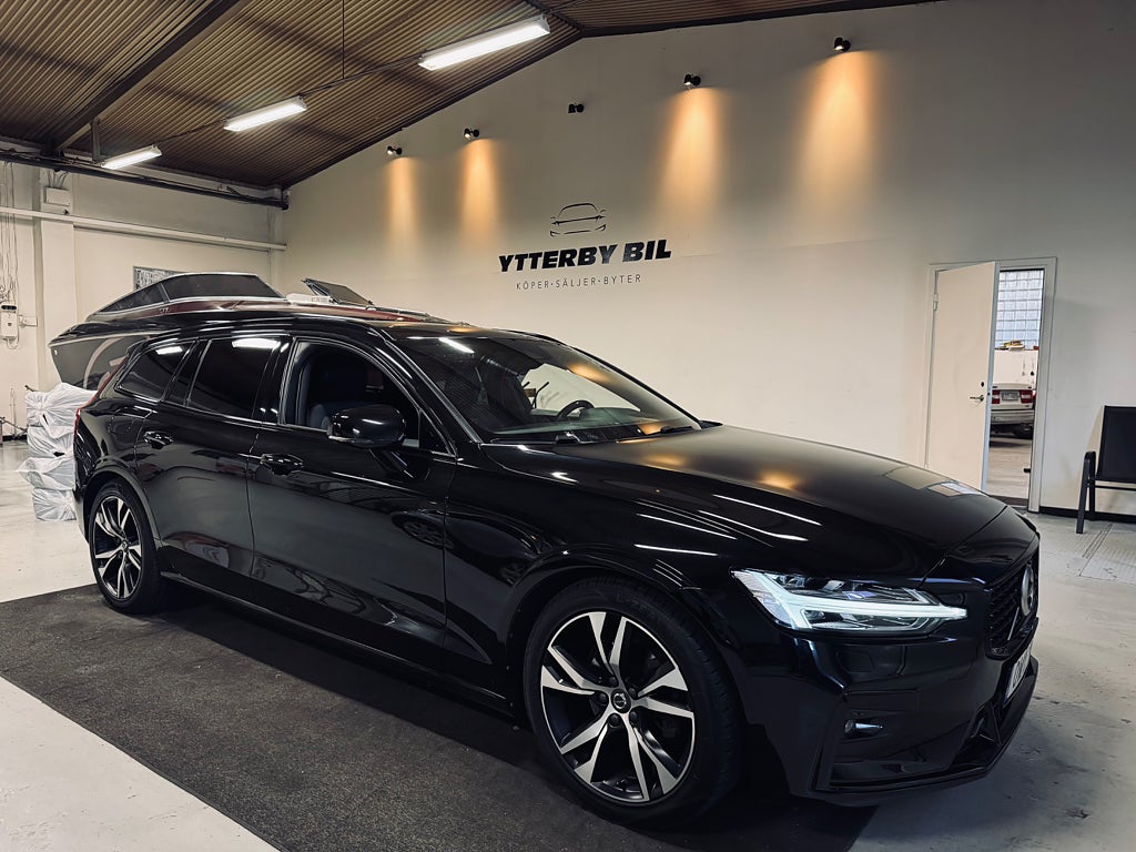 Volvo V60 D4 Geartronic R-Design Harman / Kardon Panorama Skinn