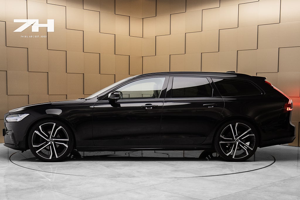 Volvo V90 D4 AWD R-Design / B&W / 360° / Pano / HuD / Drag