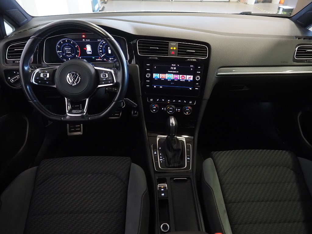 Volkswagen Golf SC 1.5 TSI GT R-Line Cockpit Drag P-Värm B-Kam 2019