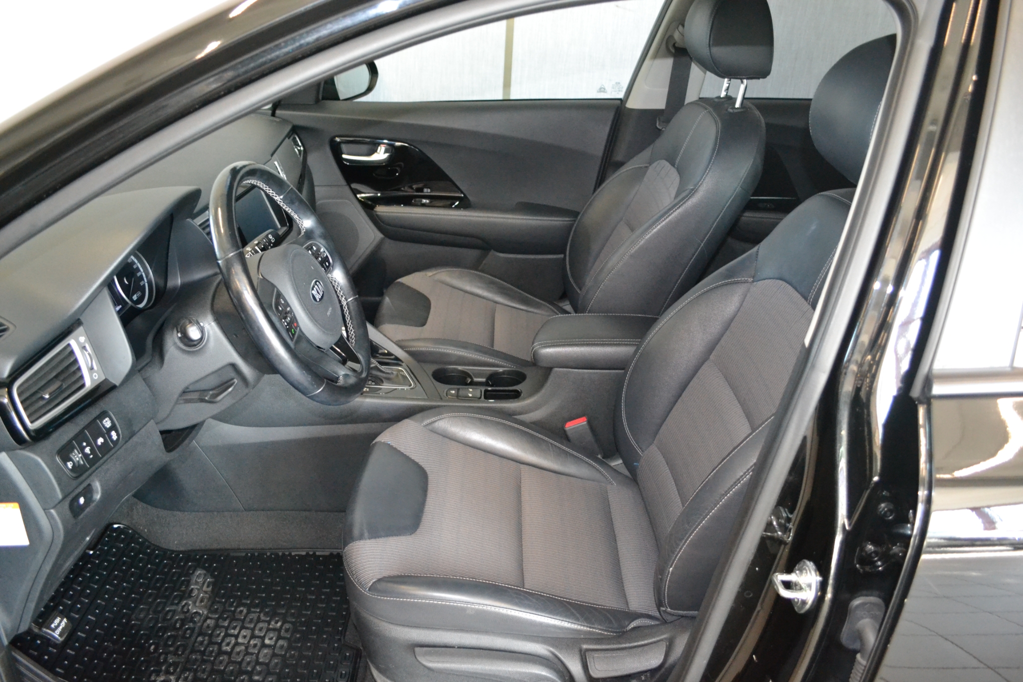 Kia Niro 2018, photo 4/10