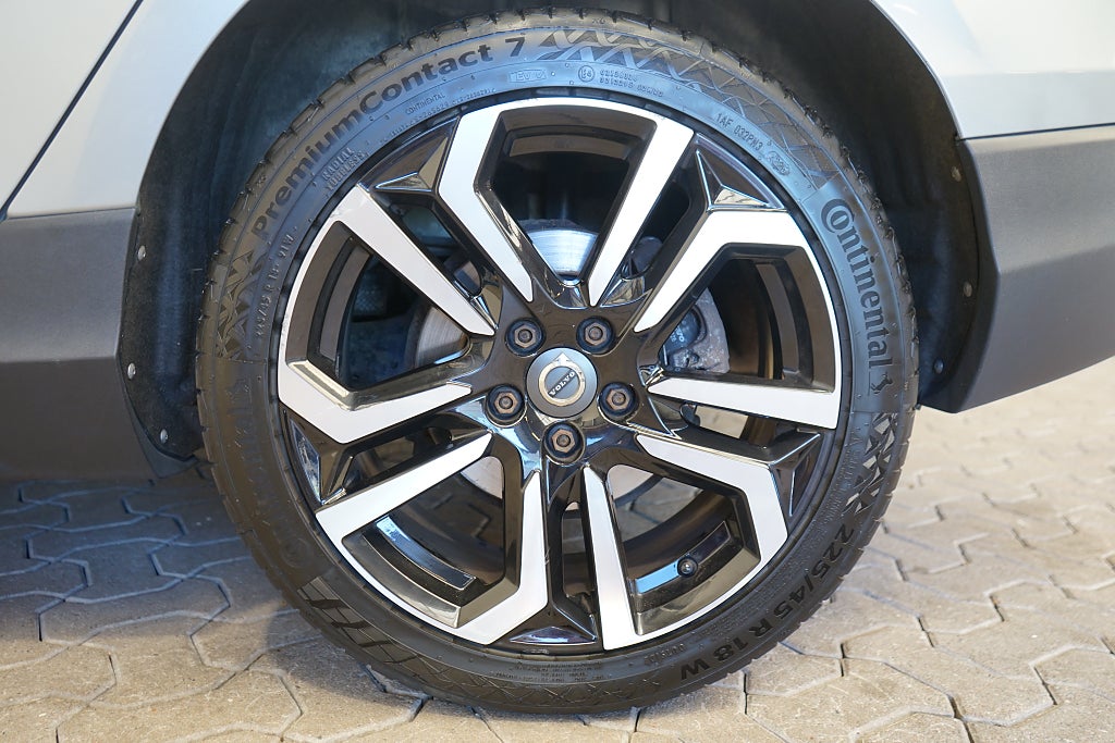 Volvo V40 Cross Country D2 Business Advanced Summum Panorama Värmare 1
