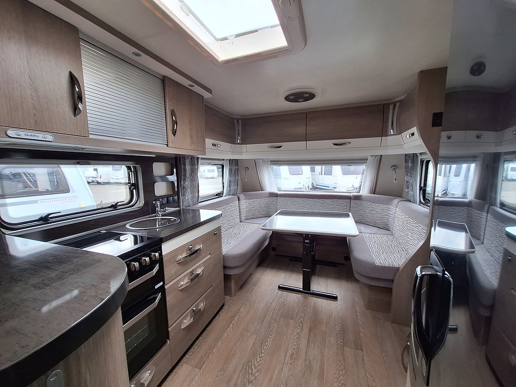 Hobby Prestige 720 KWFU Barnkammare, 1 Ägare, AC, Tält