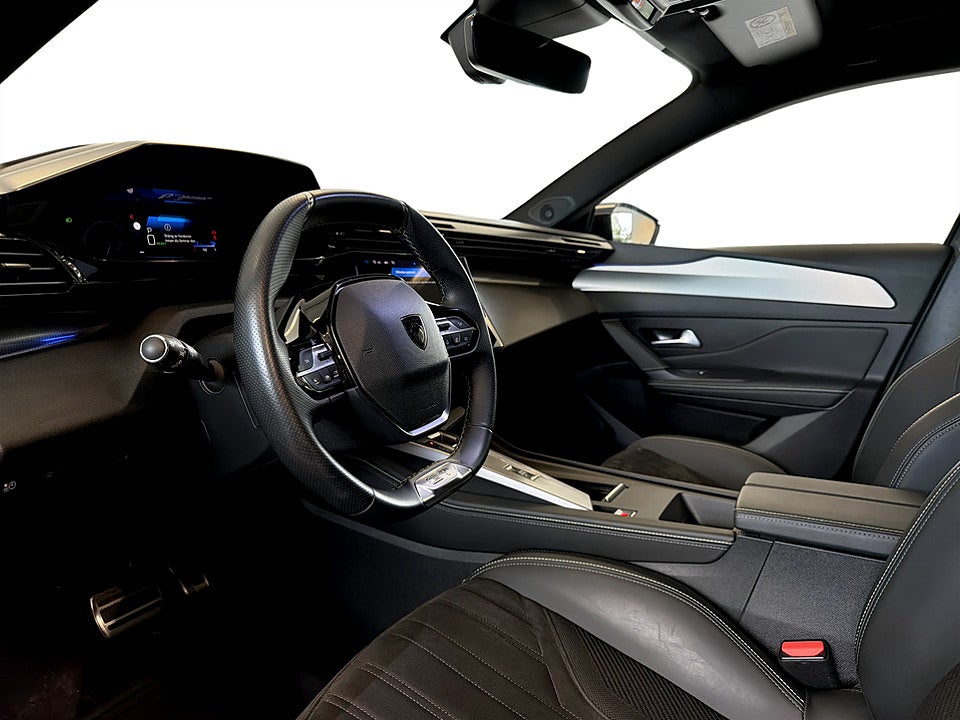 Bild på Peugeot E-308 5D GT 54kWh 156hk Aut B-KAMERA CARPLAY