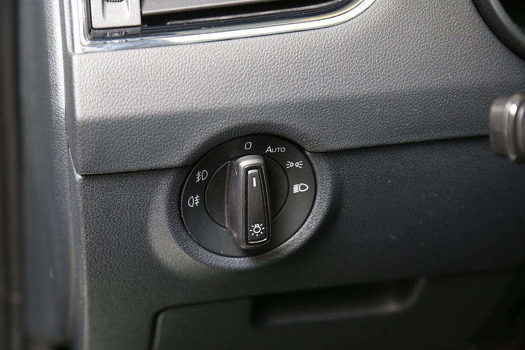 Skoda Octavia Scout 2,0 TDI 4x4 Premium Aut P-värme Dragkrok 2019