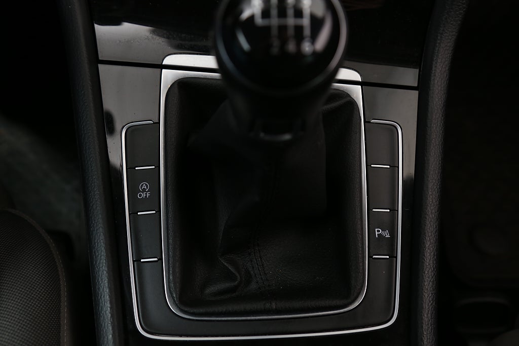 Volkswagen Golf 1,4 TSI 140hk GT 5d Nybesik P-sensorer Motorv 2014