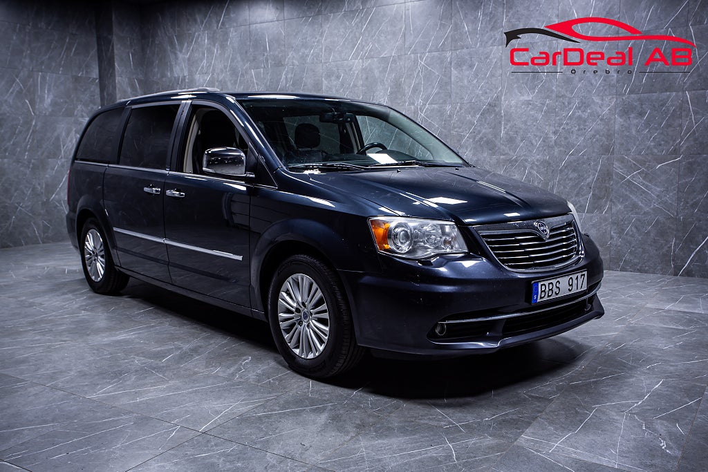 Lancia Voyager 3.6 V6 VVT LX 7-Sits Kamera Navi Skinn Rattvärme Drag