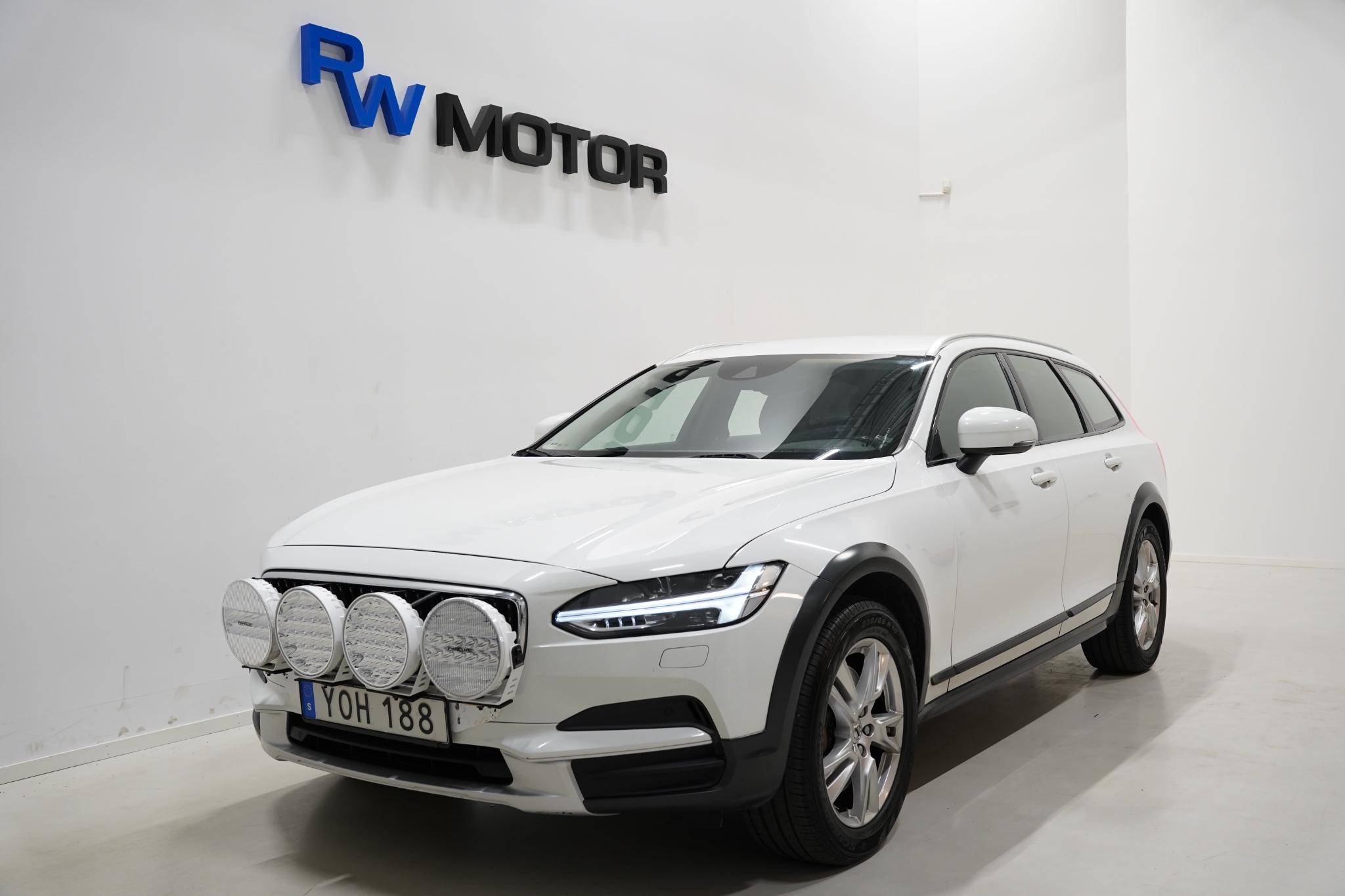 Volvo V90 Cross Country 2019, kuva 2/52