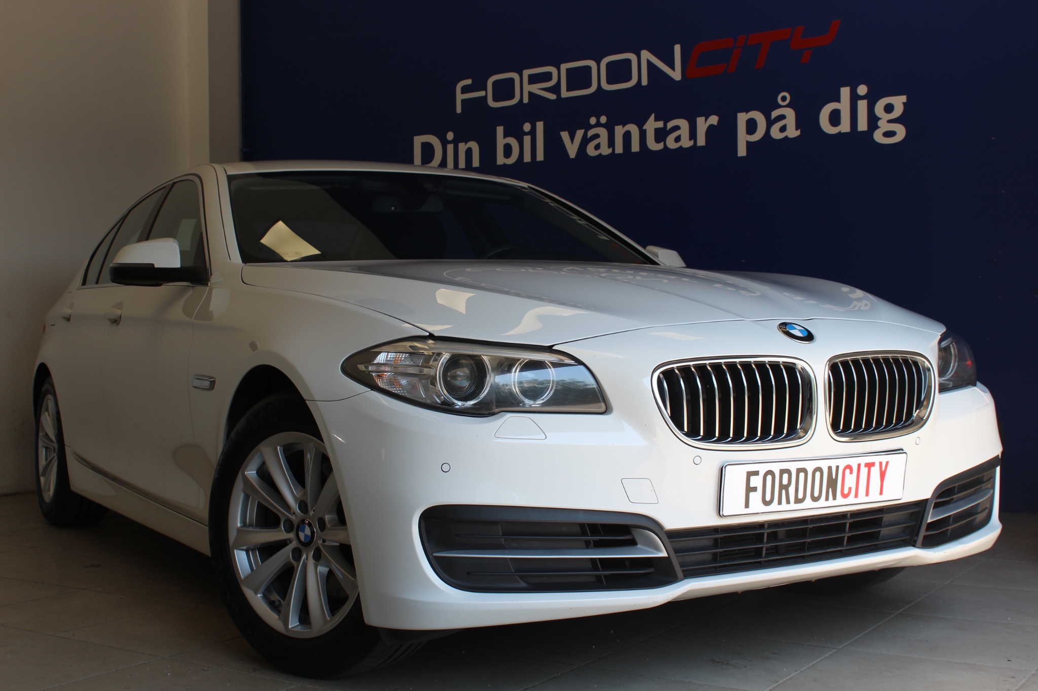 BMW 520 2015, bild 2/39