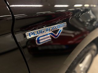 Mitsubishi Outlander Plug-in Hybrid AWD 203hk Kamera S&Vhjul
