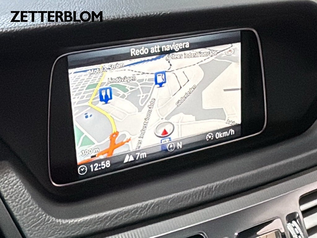 Sedan Mercedes-Benz E 15 av 16