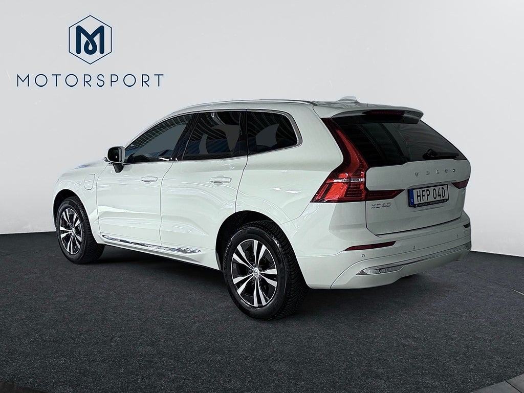 Volvo XC60 Recharge T6 AWD Core Edition Drag Värmare Kamera Pano bild 4