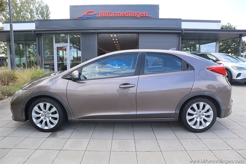 Honda Civic 1.8 16V FWD 142hk Backkamera Svensksåld