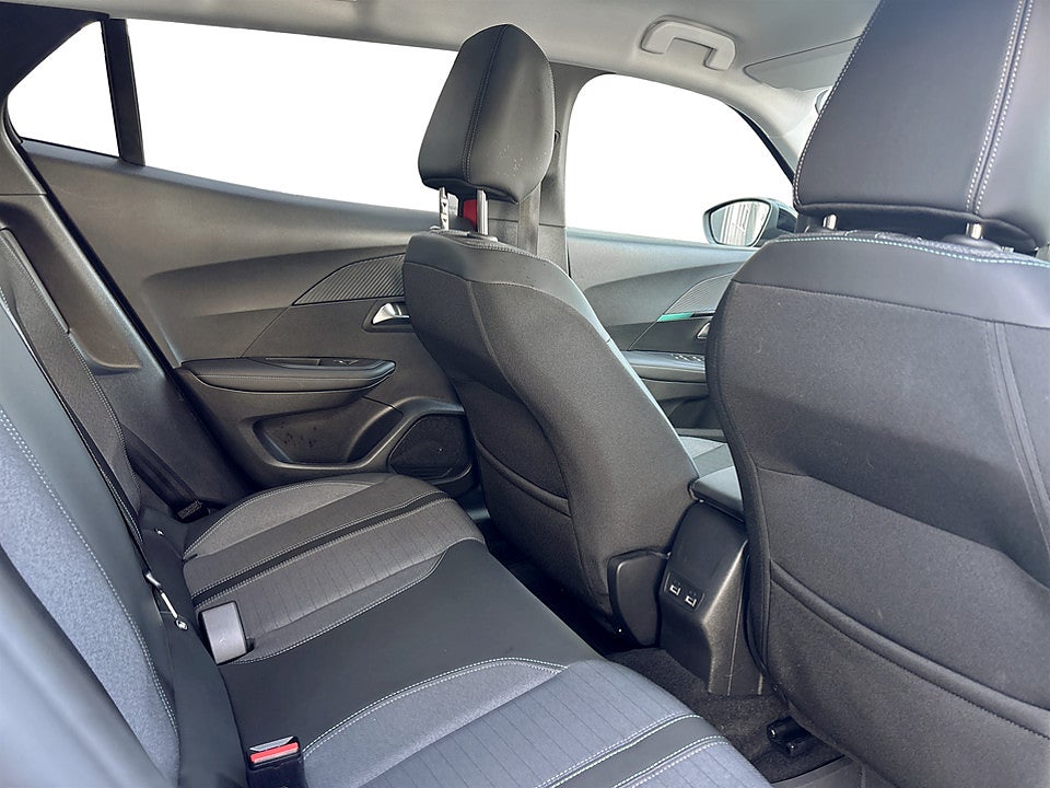 Bild på Peugeot E-2008 Allure 50kWh 136hk Aut B-KAMERA CARPLAY