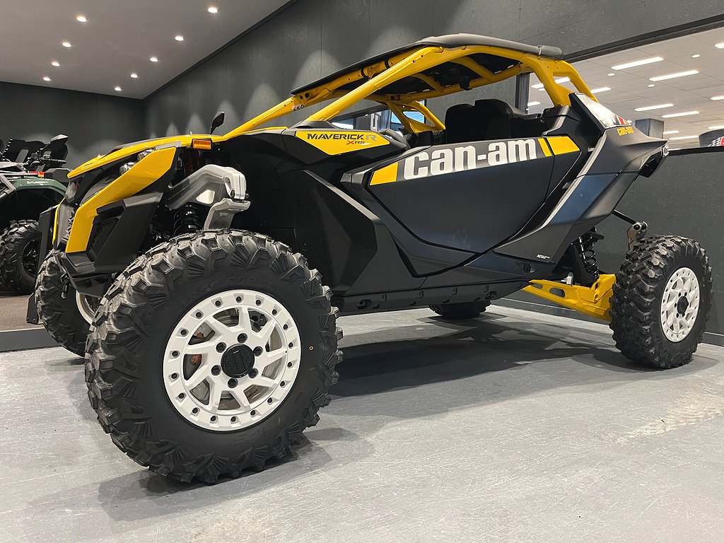 Can-Am MAVERICK R X RS 240hk -24  