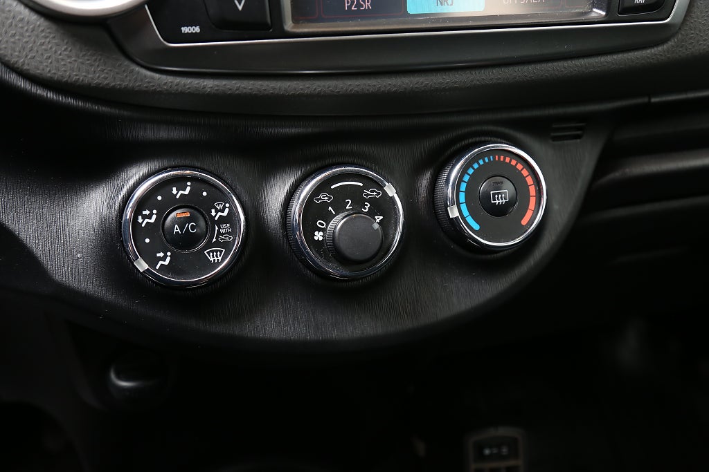 Toyota Yaris 1,33 Dual VVT-i Active 5-dörrar 1ägare Motorv Drag 2012