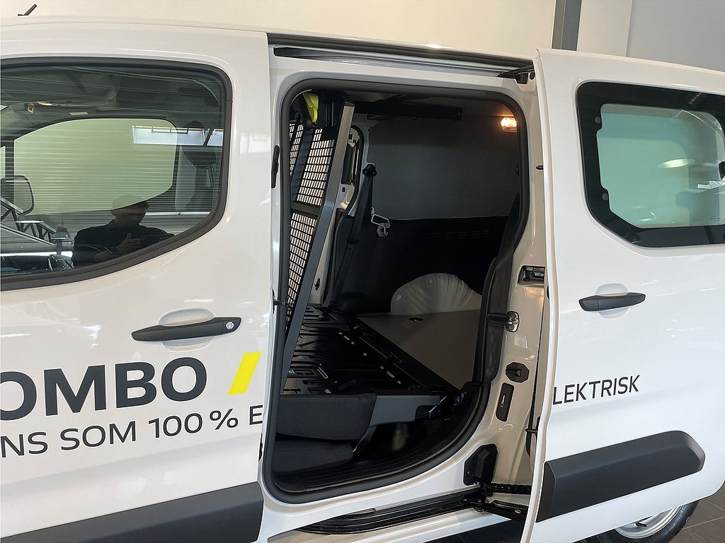 Bild på Opel Combo Crew Cab 130hk Aut - DEMO