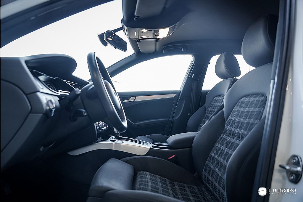 Audi A4 Avant 2.0 TDI Quattro S-Line / PDC /