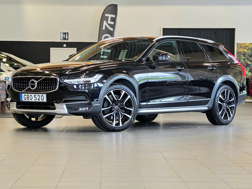 Volvo V90 Cross Country D4 190hk AWD / Inscription Pro / Panorama / Dr