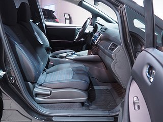 Halvkombi Nissan Leaf 7 av 22