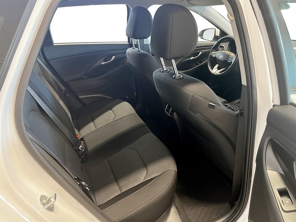 Bild på Hyundai i30 Essential 1.0 DCT 120hk Aut B-KAMERA CARPLAY