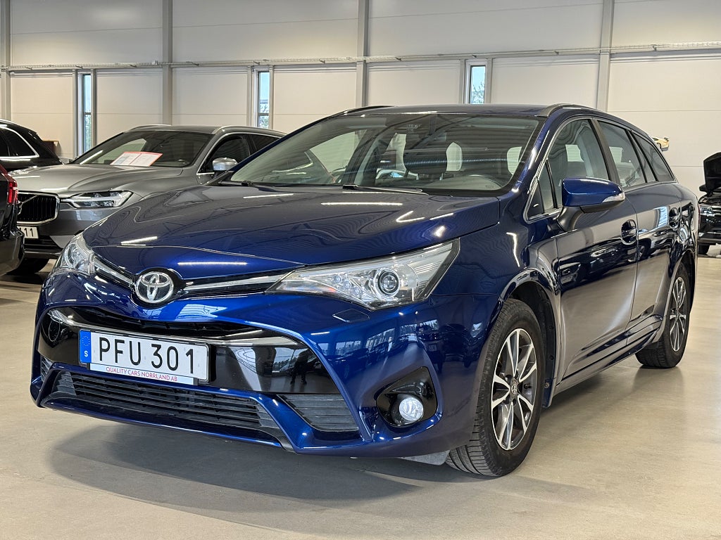Toyota Avensis Kombi 1.8 AUT KAMERA INKL S&V HJUL EN ÄGARE