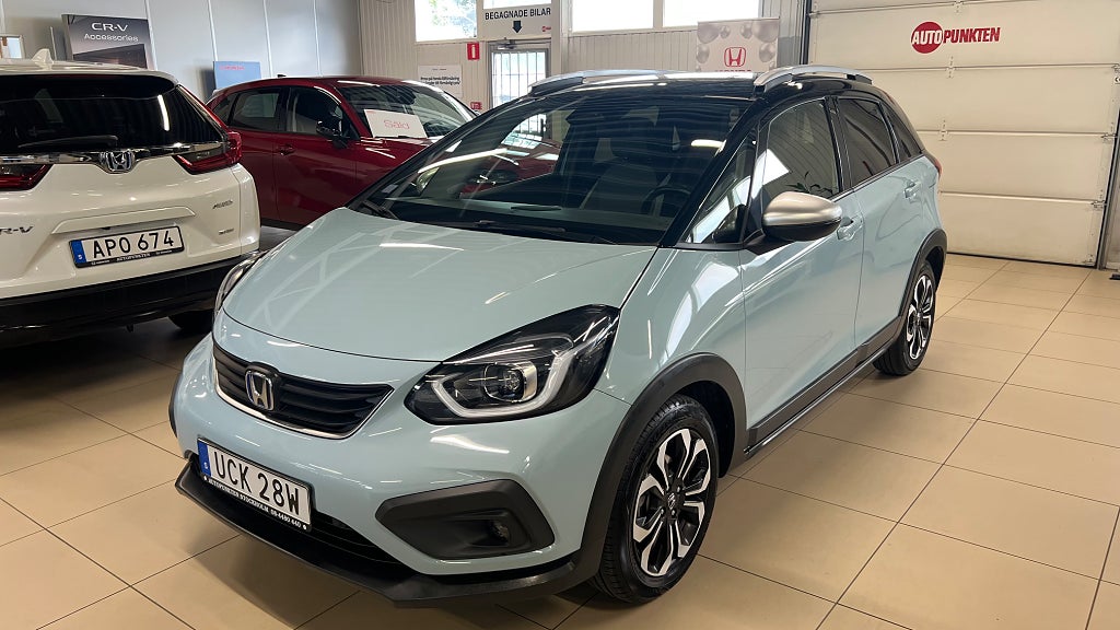 Honda Jazz Crosstar Executive  e-CVT Nyservad
