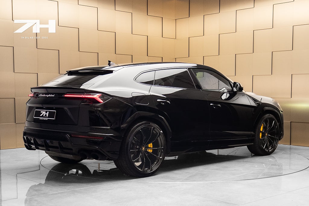 Lamborghini Urus B&O / 360° / HuD / Massage