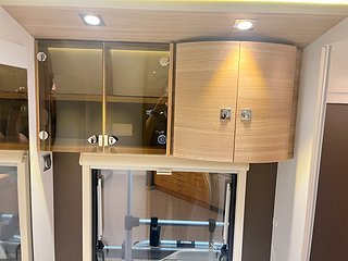 Husbil-halvintegrerad Adria CORAL S 670 SLT 22 av 28