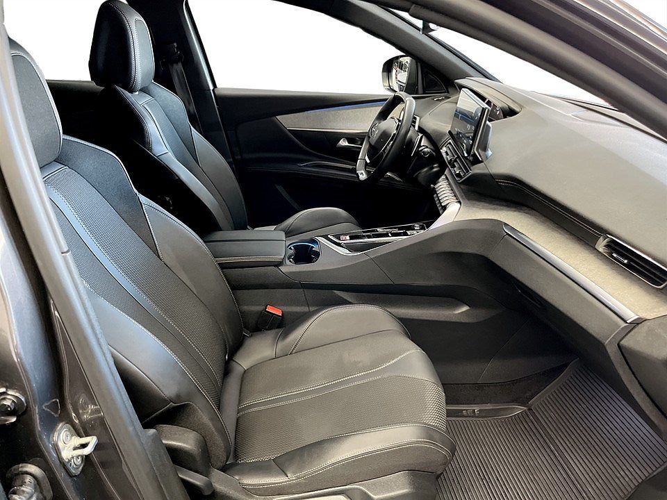 Bild på Peugeot 3008 GT 1.2 PT 130hk Aut - B-KAMERA, CARPLAY