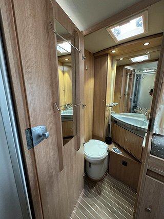 Husbil-halvintegrerad Sunlight T68 10 Year Edition, 12 av 20