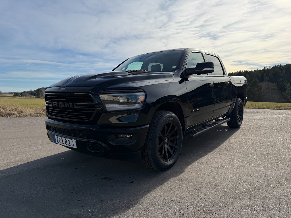 Dodge Ram 1500 Crew Cab 5.7 V8 HEMI Flex Fuel 4x4 TorqueFlite