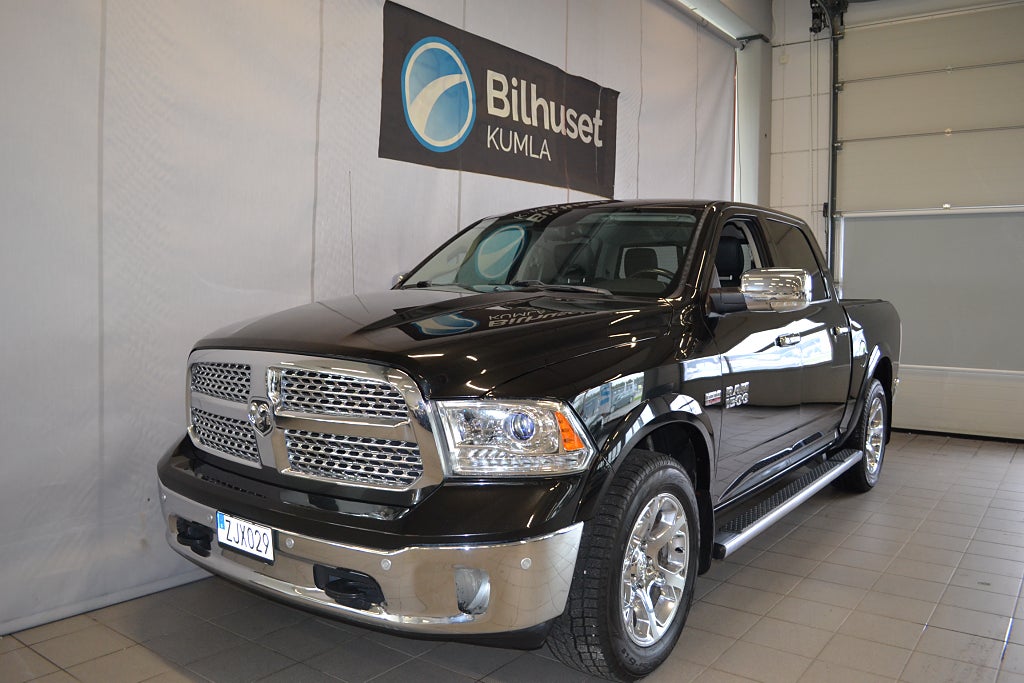 Dodge RAM 1500 5,7 V8 Hemi 395hk Laramie Luftfjädring Moms