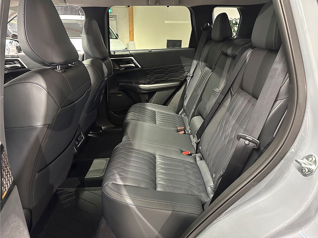 Bild på Mitsubishi Outlander Instyle PHEV Aut 4WD - OMGÅENDE LEVERANS!