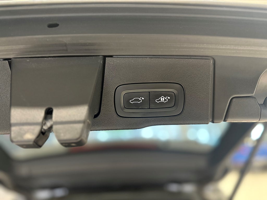 Volvo XC60 Recharge T8 AWD/ULTRA DARK/LUFT/360/B&W/DRAG/MOMS 4.99%