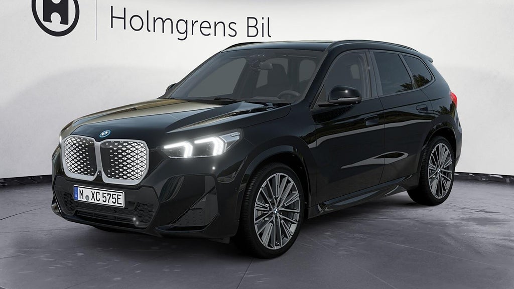 BMW iX1 xDrive30 M Sport Business Ed Drag DA HUD | Ränta 2,95%