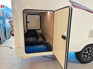 Husbil-halvintegrerad PLA H 385 8 av 24